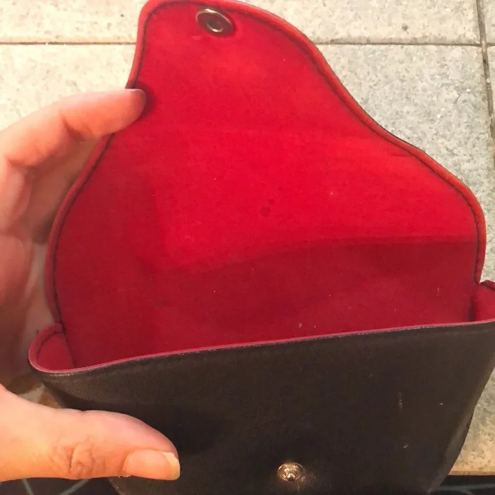 Ray-ban black case with red velvet interior